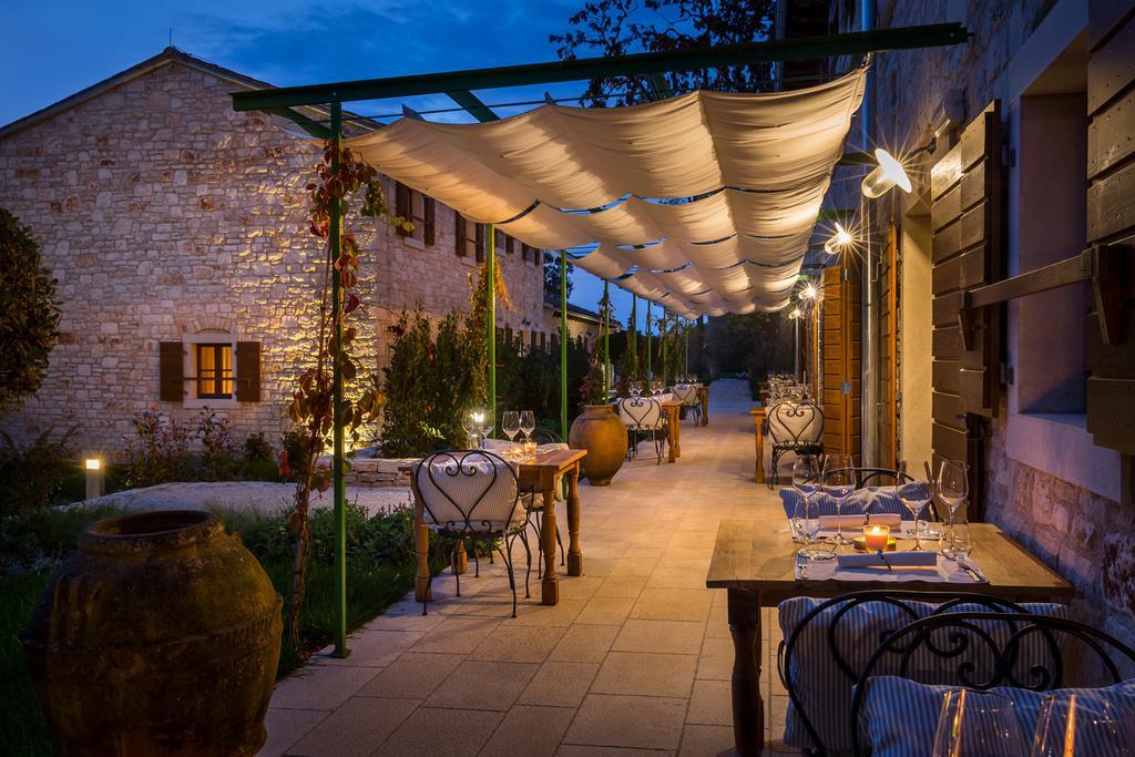 Meneghetti Wine Hotel And Winery - Relais & Chateaux Bale Exteriör bild